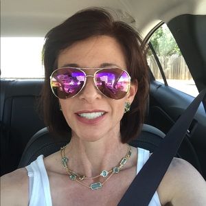 Meet your Posher, Angela